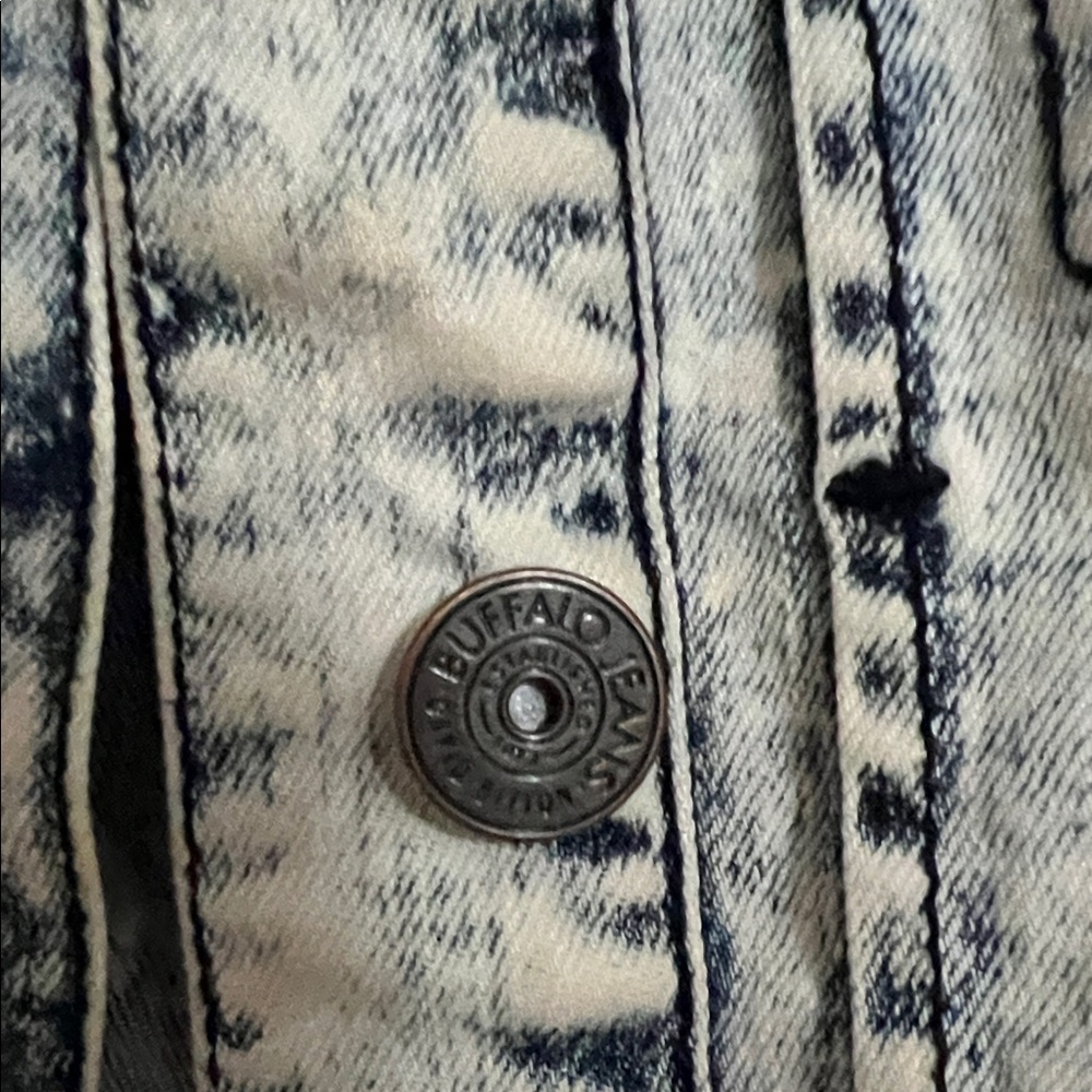 Buffalo David Bitton 1973 acid wash jeans vest. Has stretch and adjustable back - Picture 3 of 10